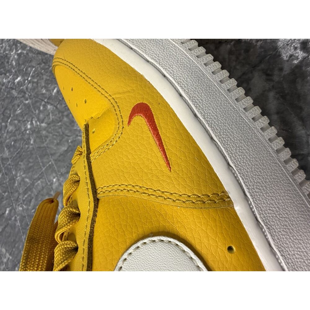Nike Air Force 1 Low GS Yellow White Youth 8Y‎ UK 5.5 Sneakers - Picture 6 of 9